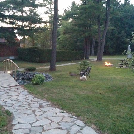 Motel Les Pins Granby Esterno foto