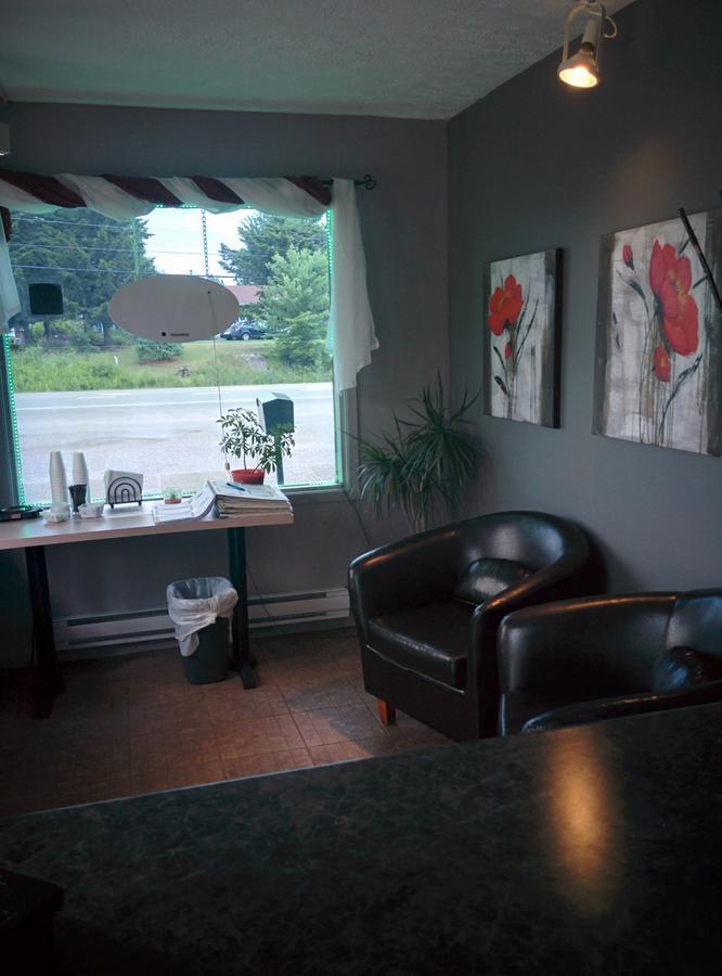 Motel Les Pins Granby Esterno foto